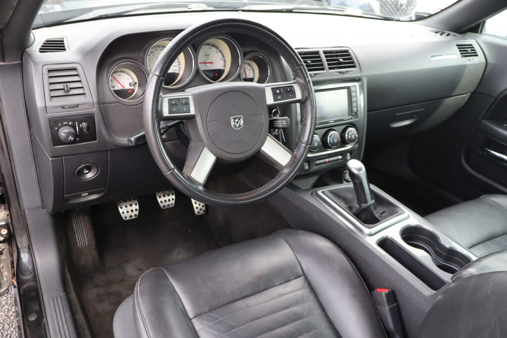2010 Dodge Challenger R/T Manual Hemi V8​ | D9812