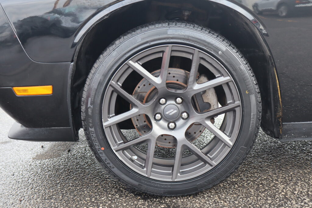 2010 Dodge Challenger R/T Manual Hemi V8​ | D9812