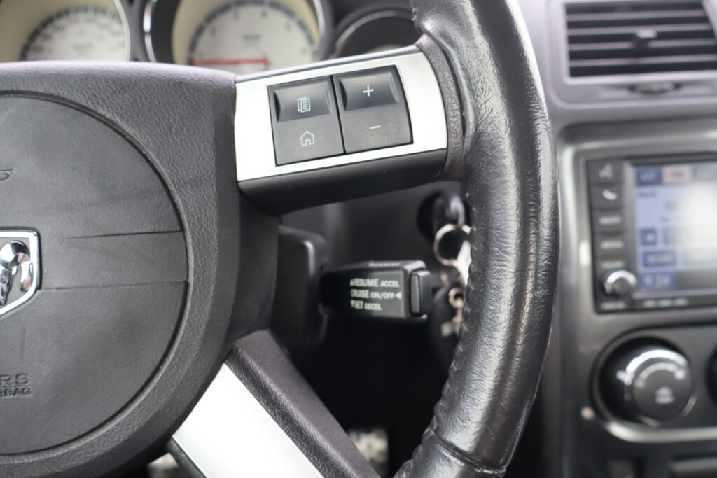 2010 Dodge Challenger R/T Manual Hemi V8​ | D9812