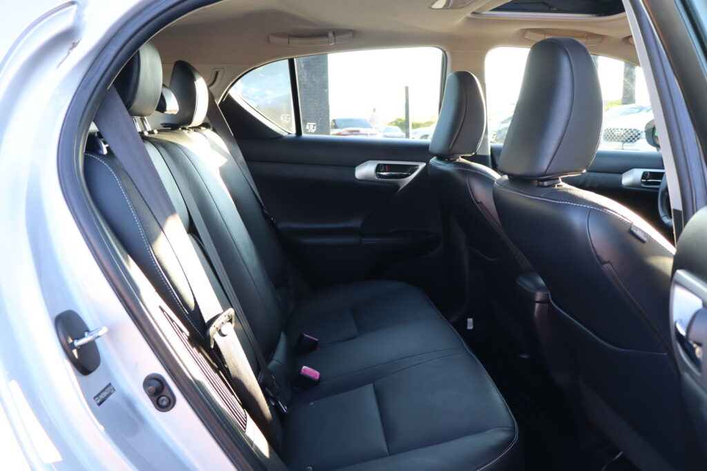 2012 Lexus CT 200h Hybrid No Accident Clean Carfax​ | D10340