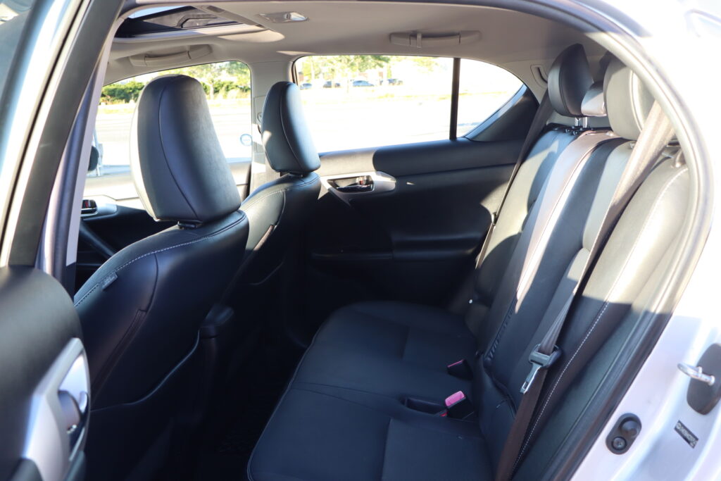 2012 Lexus CT 200h Hybrid No Accident Clean Carfax​ | D10340