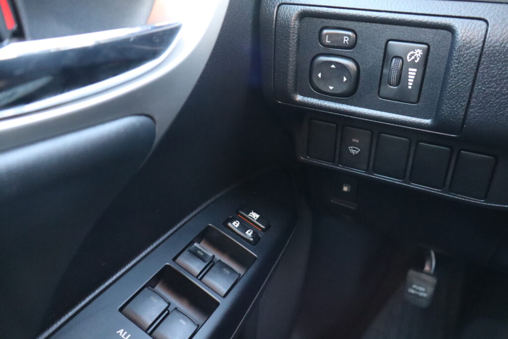 2012 Lexus CT 200h Hybrid No Accident Clean Carfax​ | D10340